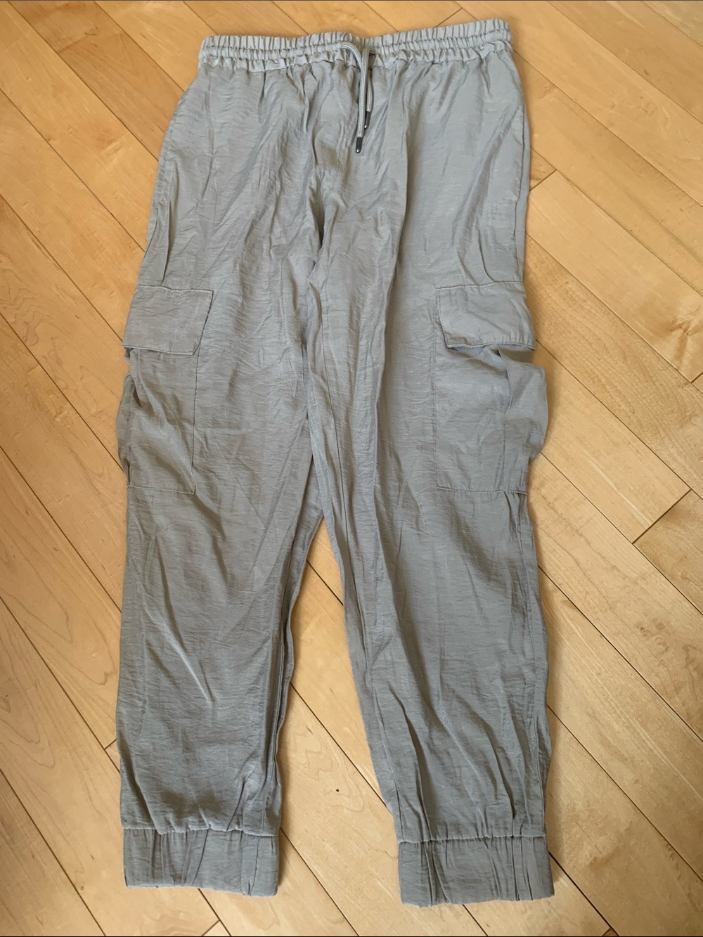 Zara Women’s Medium Taupe Cargo Joggers
Excellent condition